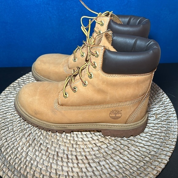 Junior Timberland 6-Inch Premium Wheat Waterproof Boots Size 6M #12909 - Picture 1 of 7